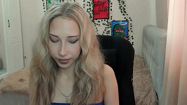 Emmarayder online show from 06/10/26, 12:37