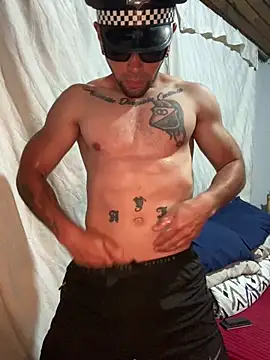 Snapshot of Sexmuscle17 chatting on 06/07/26, 08:01 Sexmuscle17 online show from 06/07/26, 08:01