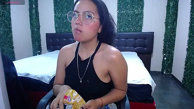 roxxyblack01 online show from 06/07/26, 12:59