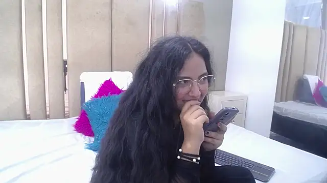 roxxyblack01 online show from 06/09/26, 01:28
