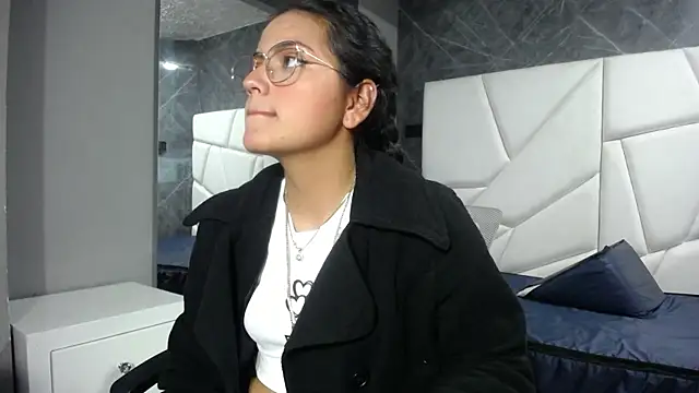 roxxyblack01 online show from 06/11/26, 12:32