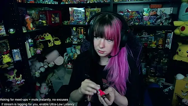 CutieTracer online show from 06/11/26, 02:04
