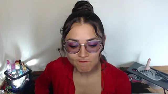 Snapshot of FreyaRouge chatting on 06/12/26, 05:12 FreyaRouge online show from 06/12/26, 05:12
