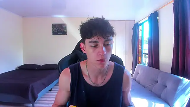 Snapshot of Luke_Chill chatting on 04/21/26, 02:01 Luke Chill online show from 04/21/26, 02:01