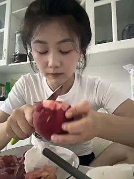 Snapshot of Shanshan_1267 chatting on 06/11/26, 01:42 Shanshan 1267 online show from 06/11/26, 01:42