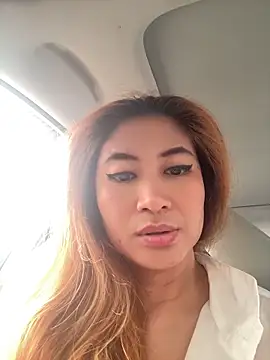 Snapshot of XRasee chatting on 06/11/26, 02:33 XRasee online show from 06/11/26, 02:33
