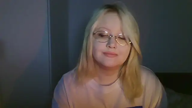 Snapshot of Elayne_Sweet chatting on 06/11/26, 06:00 Elayne Sweet online show from 06/11/26, 06:00