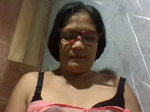 Snapshot of PinayZaira chatting on 05/22/26, 05:29 PinayZaira online show from 05/22/26, 05:29