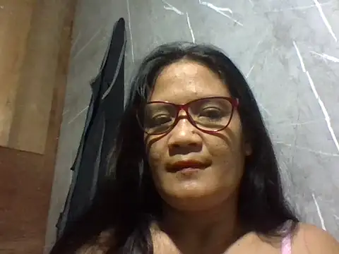 Snapshot of PinayZaira chatting on 06/01/26, 05:36 PinayZaira online show from 06/01/26, 05:36