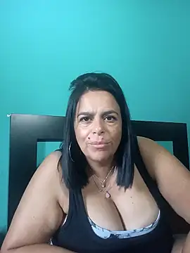Snapshot of lucianamorocha chatting on 04/24/26, 11:01 lucianamorocha online show from 04/24/26, 11:01