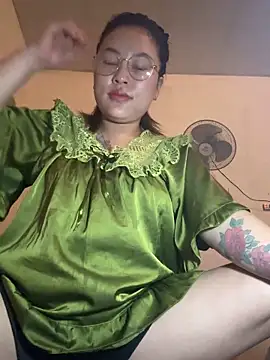 Snapshot of Lina-Naughty chatting on 05/18/26, 06:25 Lina-Naughty online show from 05/18/26, 06:25