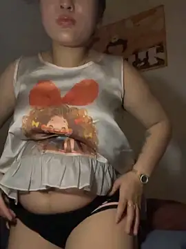 Snapshot of Lina-Naughty chatting on 05/21/26, 05:42 Lina-Naughty online show from 05/21/26, 05:42