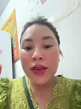Snapshot of Lina-Naughty chatting on 05/23/26, 05:17 Lina-Naughty online show from 05/23/26, 05:17