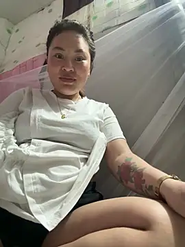 Snapshot of Lina-Naughty chatting on 05/26/26, 03:57 Lina-Naughty online show from 05/26/26, 03:57