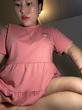 Snapshot of Lina-Naughty chatting on 06/06/26, 06:18 Lina-Naughty online show from 06/06/26, 06:18
