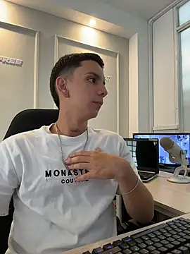 Snapshot of Liam_Fiire chatting on 07/12/26, 04:53 Liam Fiire online show from 07/12/26, 04:53