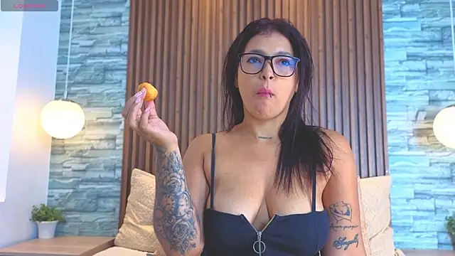 Mia milf x online show from 06/09/26, 11:22