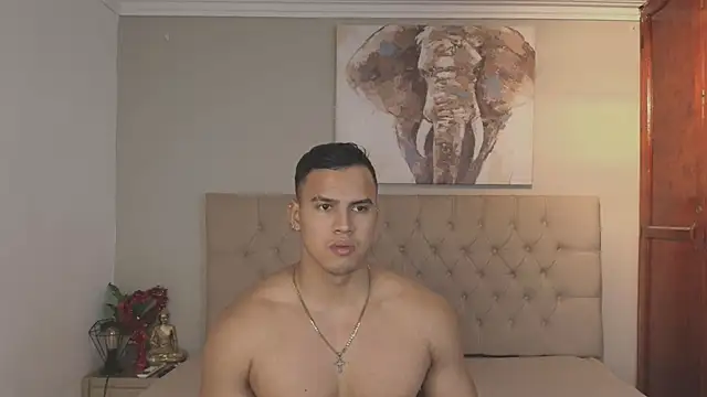 Maxi and Ares online show from 07/19/26, 07:17