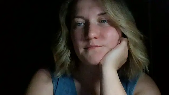 Snapshot of TinaKittyX chatting on 05/13/26, 08:49 TinaKittyX online show from 05/13/26, 08:49