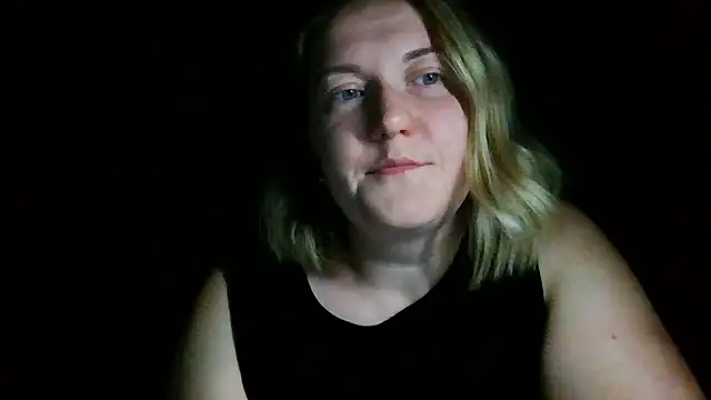 Snapshot of TinaKittyX chatting on 05/15/26, 09:22 TinaKittyX online show from 05/15/26, 09:22
