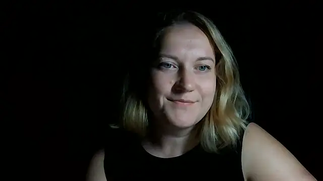 Snapshot of TinaKittyX chatting on 06/03/26, 08:25 TinaKittyX online show from 06/03/26, 08:25