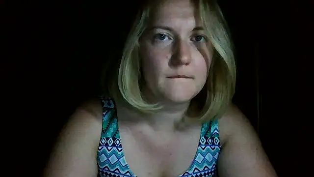 Snapshot of TinaKittyX chatting on 06/24/26, 09:03 TinaKittyX online show from 06/24/26, 09:03