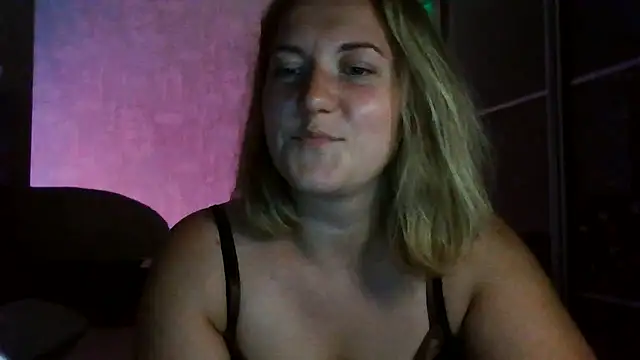 Snapshot of TinaKittyX chatting on 07/27/26, 07:21 TinaKittyX online show from 07/27/26, 07:21