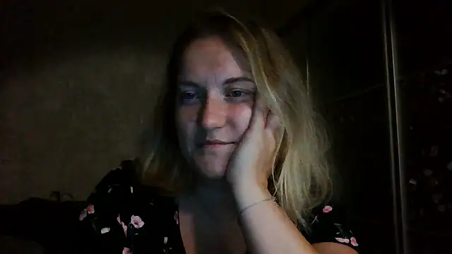Snapshot of TinaKittyX chatting on 08/07/26, 08:44 TinaKittyX online show from 08/07/26, 08:44