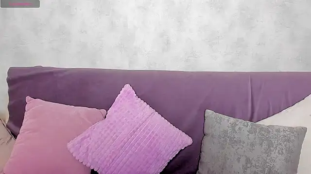 Snapshot of Simply_Alex chatting on 06/12/26, 01:04 Simply Alex online show from 06/12/26, 01:04