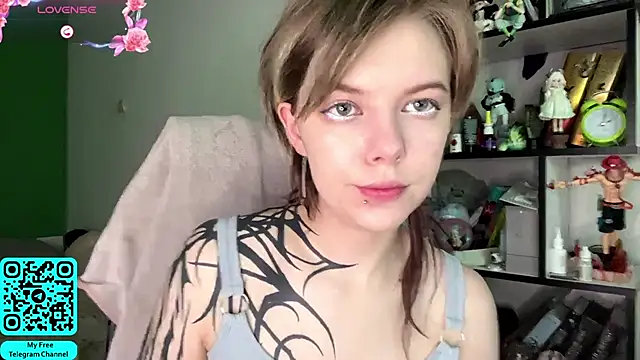 Snapshot of MadalynNosel chatting on 06/08/26, 07:09 MadalynNosel online show from 06/08/26, 07:09