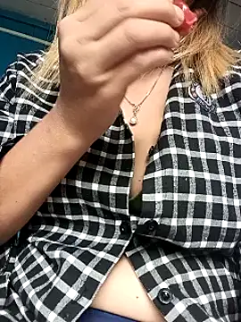 Bristy BigBoobs online show from 06/04/26, 03:45