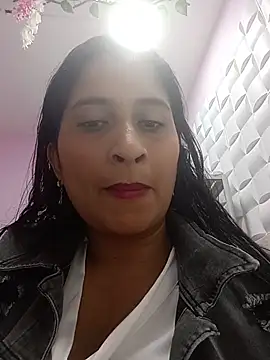 Snapshot of SofiaMendez1_ chatting on 05/23/26, 04:11 SofiaMendez1 online show from 05/23/26, 04:11
