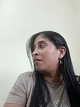 Snapshot of SofiaMendez1_ chatting on 06/13/26, 05:22 SofiaMendez1 online show from 06/13/26, 05:22