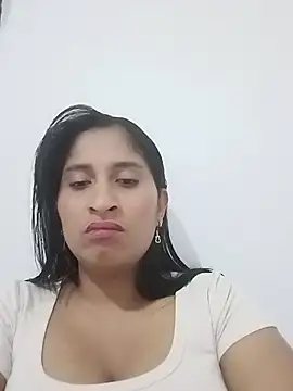 SofiaMendez1  online show from 07/05/26, 11:23