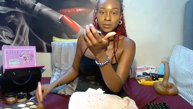 Snapshot of Lola-77 chatting on 06/05/26, 10:04 Lola-77 online show from 06/05/26, 10:04