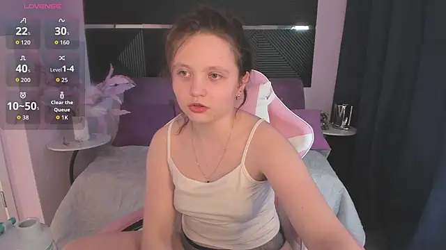 Snapshot of Nika_Vibe chatting on 06/06/26, 02:27 Nika Vibe online show from 06/06/26, 02:27
