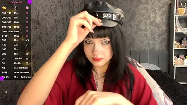 EmilyEmbears online show from 06/11/26, 06:22