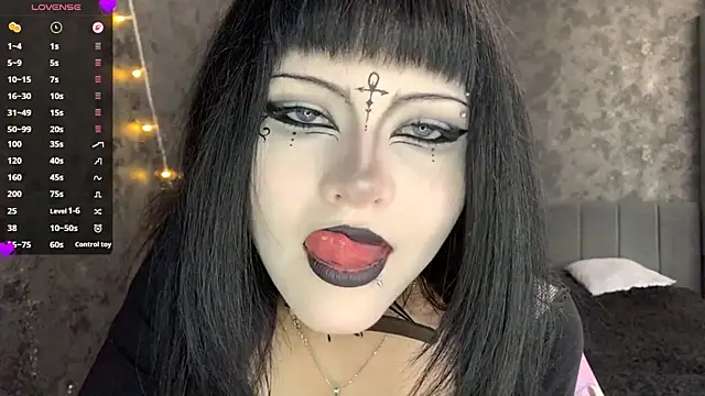 EmilyEmbears online show from 06/12/26, 06:34