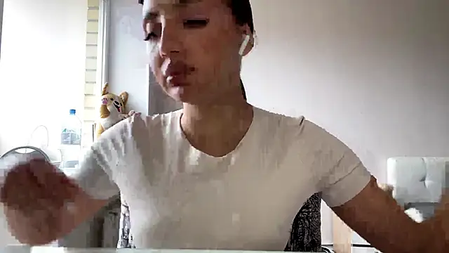 AlvinaMair online show from 04/24/26, 10:18
