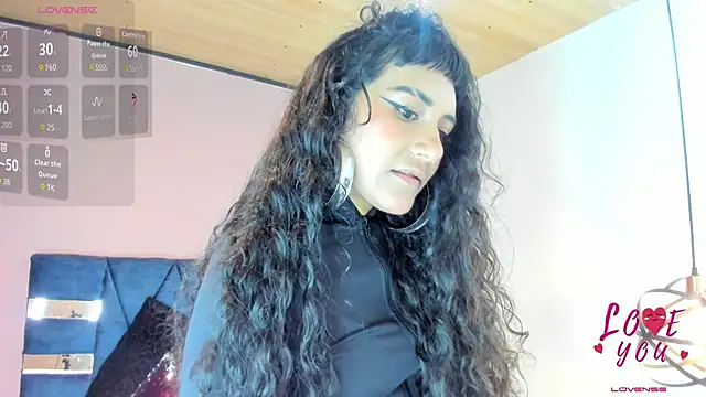 Hanna Clark   online show from 07/07/26, 11:25