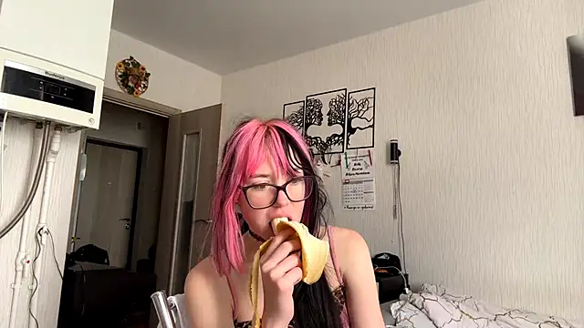 WifeAileen online show from 06/15/26, 09:33