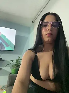 Snapshot of IsabelaRivers chatting on 04/10/26, 03:01 IsabelaRivers online show from 04/10/26, 03:01