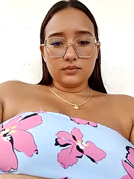 naughty girl hot  online show from 04/21/26, 02:45