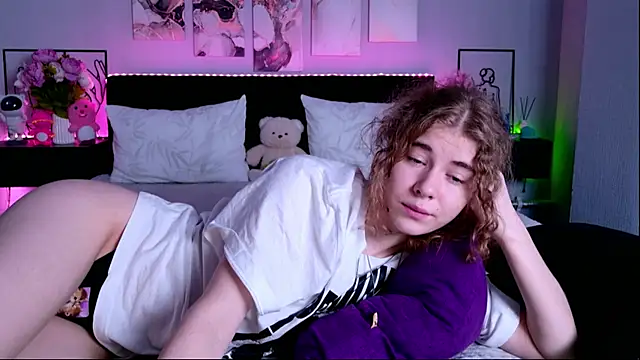 Girl Next Door 18 online show from 05/30/26, 08:06