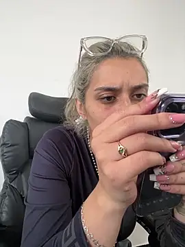 Isabella varella- online show from 06/12/26, 02:05