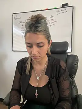 Isabella varella- online show from 07/20/26, 01:57
