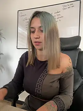 Isabella varella- online show from 07/21/26, 12:51