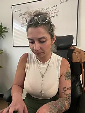 Isabella varella- online show from 07/27/26, 02:02