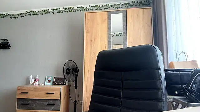 Milaissocute online show from 05/16/26, 10:36