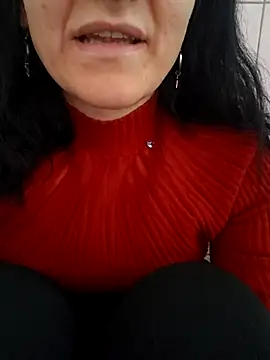 Snapshot of sara_41 chatting on 04/19/26, 12:26 sara 41 online show from 04/19/26, 12:26